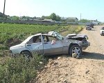 “Mercedes” aşdı, sürücü öldü [Foto]