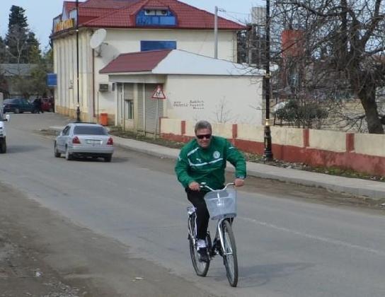 Toşak Lənkəranda velosiped sürdü